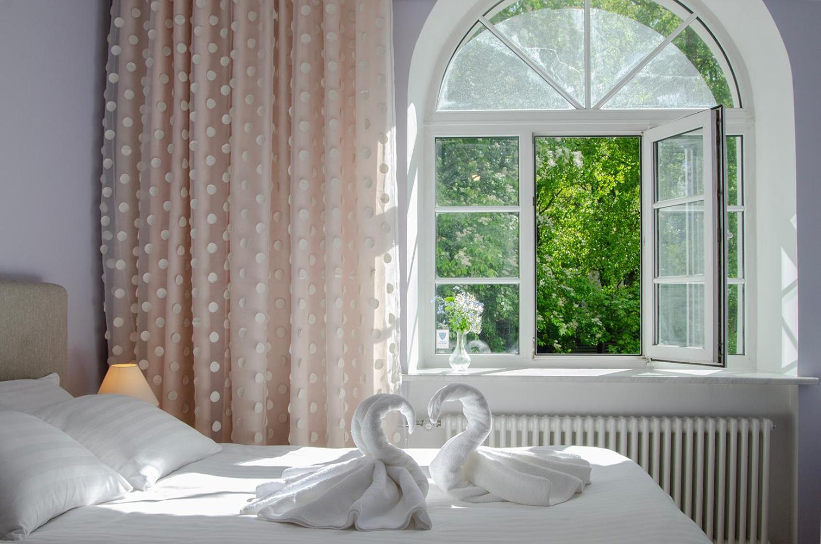 Large 3-room In A Historic House *